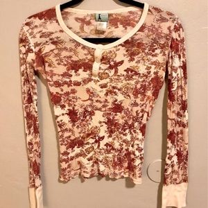 Floral thermal top